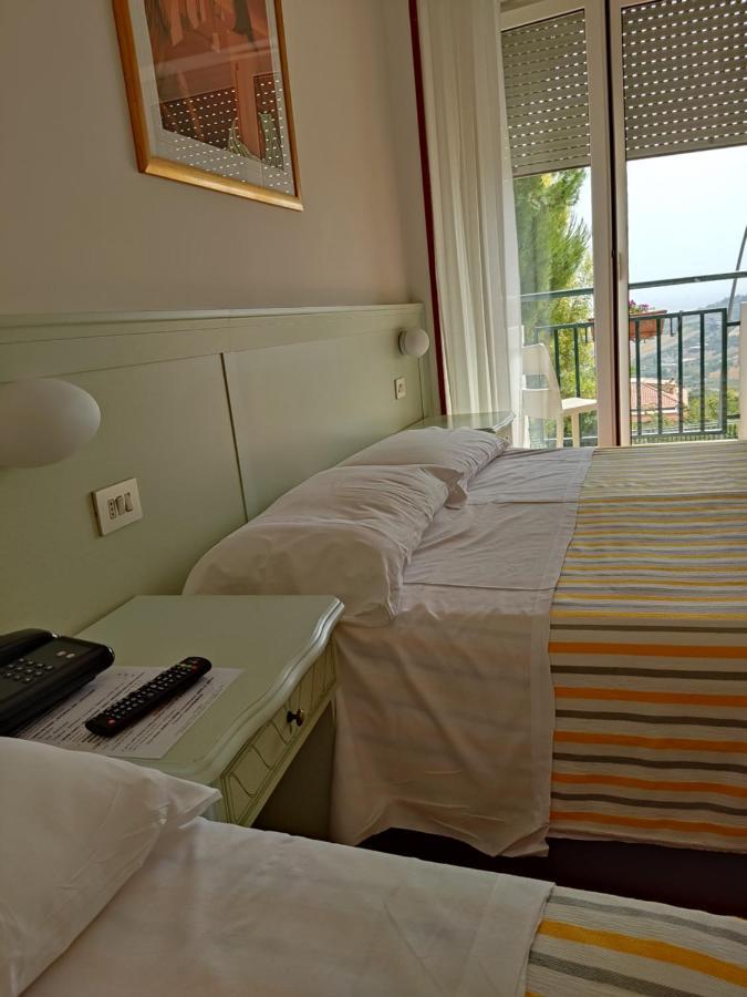 Hotel Ristorante Il Grillo 아쿠아비바 피세나 외부 사진