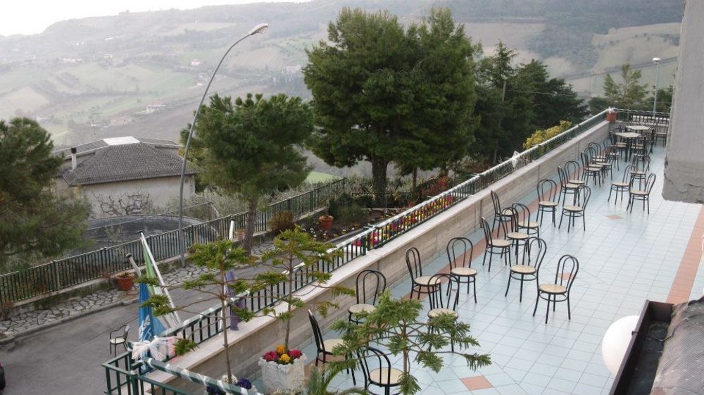 Hotel Ristorante Il Grillo 아쿠아비바 피세나 외부 사진