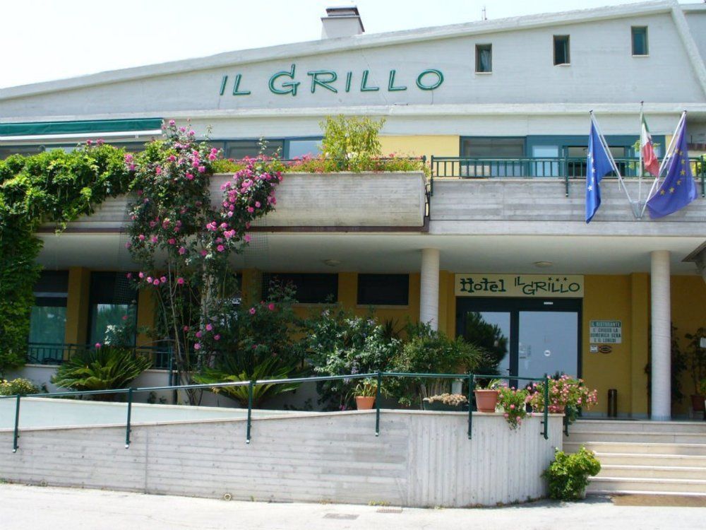 Hotel Ristorante Il Grillo 아쿠아비바 피세나 외부 사진